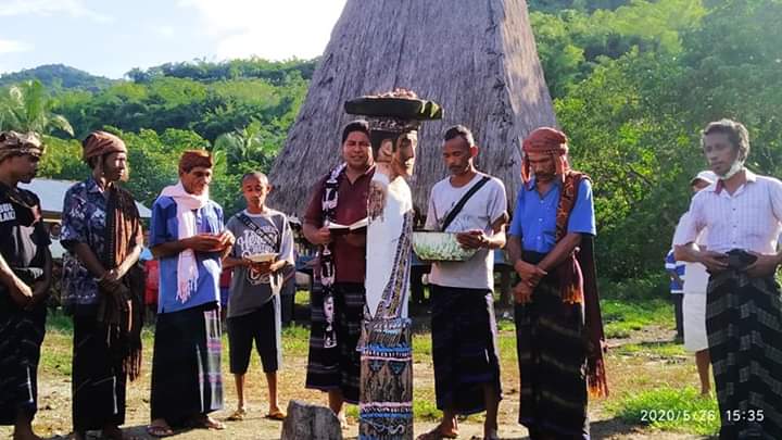 Desa Mausambi di Ende Lakukan Ritual Adat Tolak Bala 