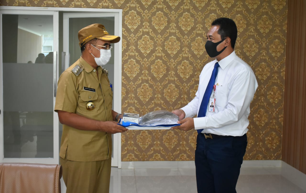 Bank NTT beri Sumbangan Masker dan Face Shield untuk Pemkot Kupang 