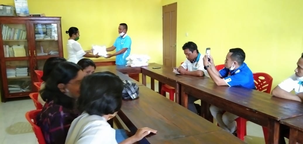 KNPI NTT Bantu 500 APD Kepada Majelis Klasis Belu
