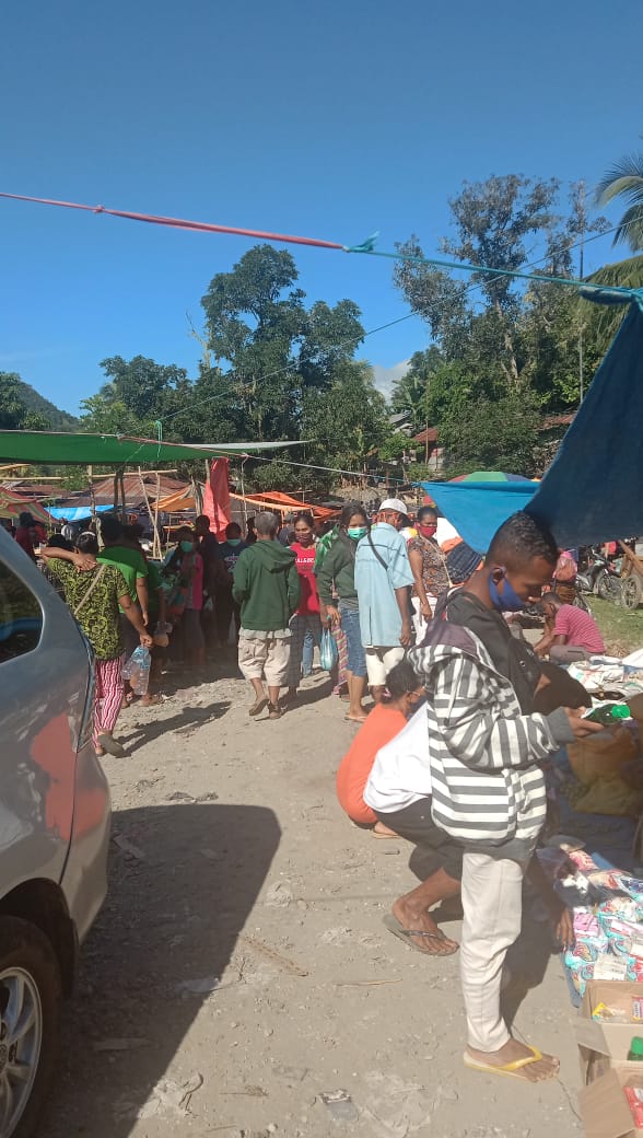 Tak Ambil Pusing Himbauan, Aktivitas Pasar Lekebai Sikka Masih Berlangsung