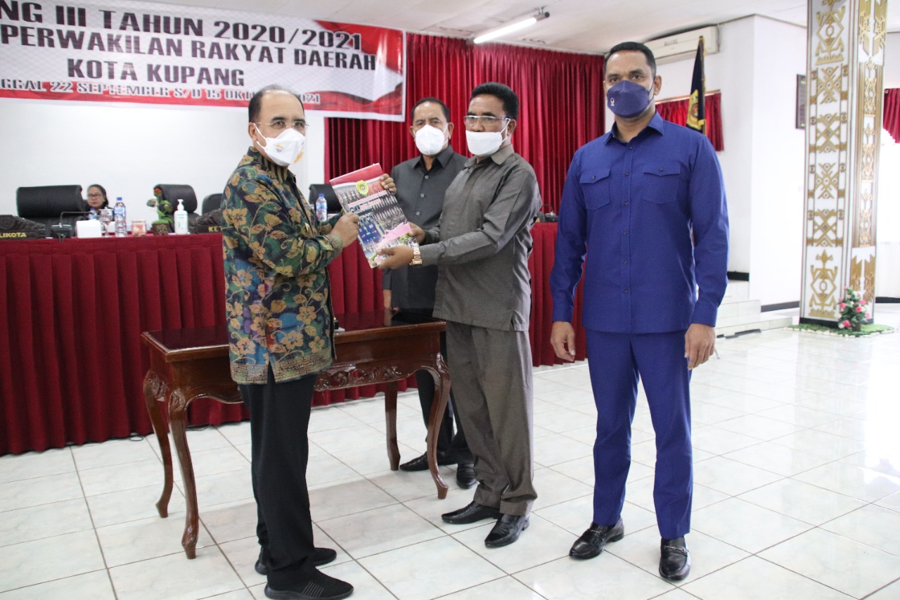Pemerintah dan DPRD Kota Kupang Tandatangani Persetujuan Bersama Penetapan 3 Ranperda 