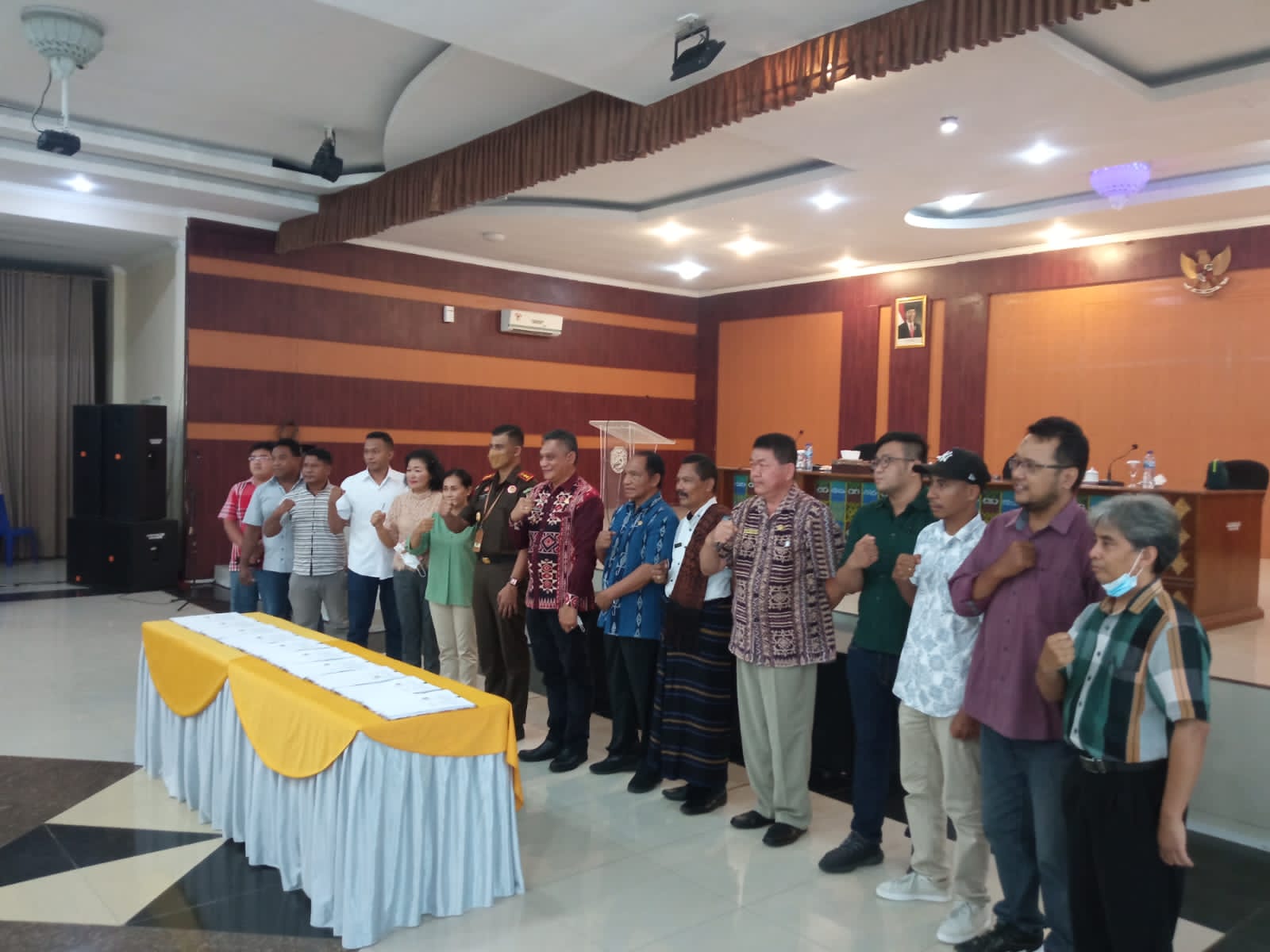 10 Dari 159 Paket Proyek Pinjaman Daerah Sikka Teken Kontrak, Bupati Ajak Masyarakat Kawal Ketat