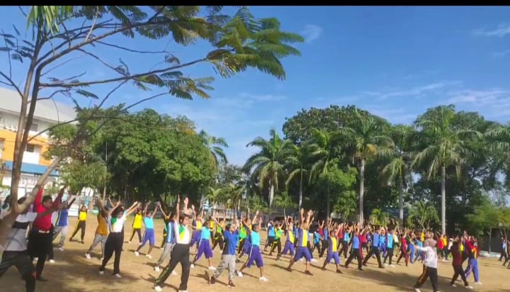 Menindaklanjuti Peraturan Presiden, Semua Guru SMA dan SMK Lakukan Senam SKJ Bersama