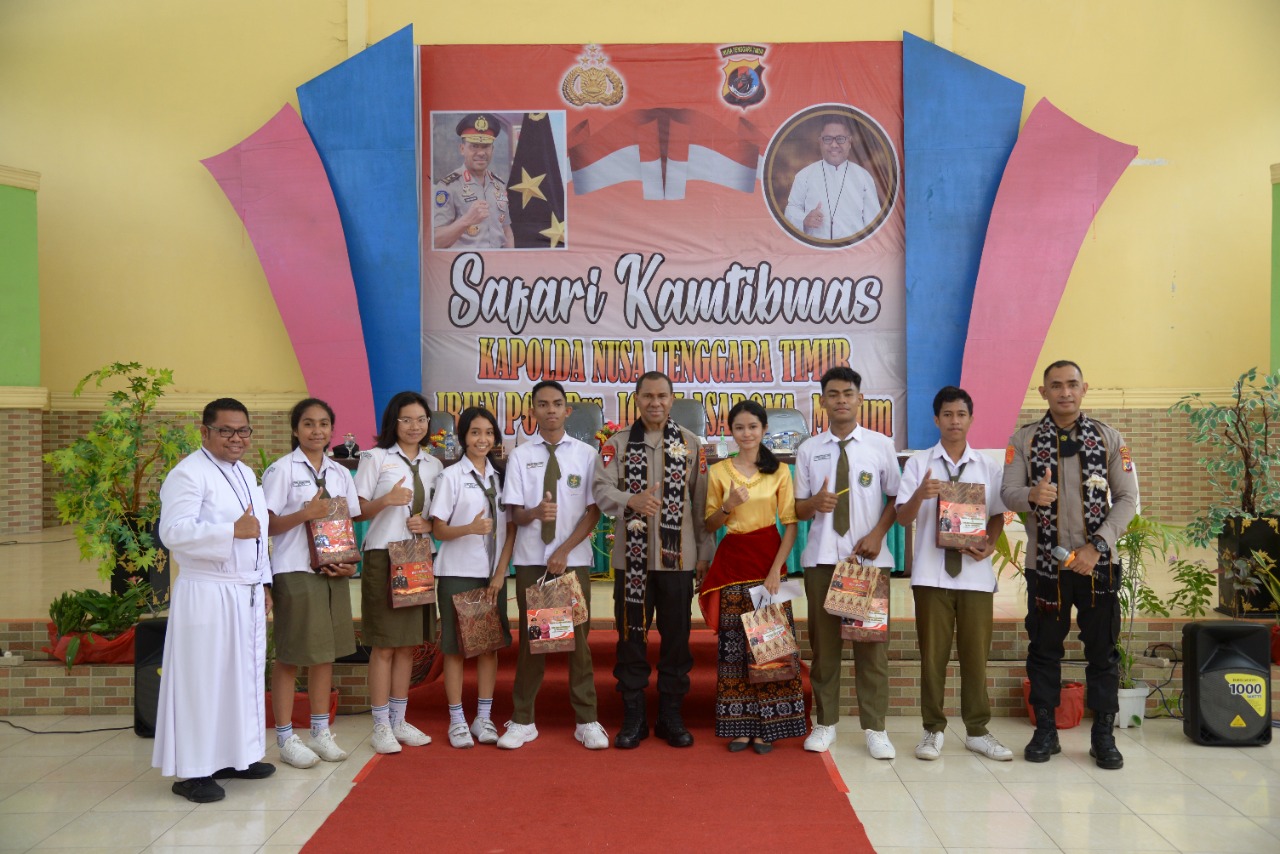 Safari Kamtibmas, Kapolda NTT Sambangi SMAK Frateran Maumere