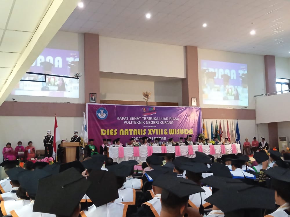 Ini Sambutan Gubernur NTT Dalam Menghadiri Rapat Senat dan Wisuda Sarjana PNK Kupang