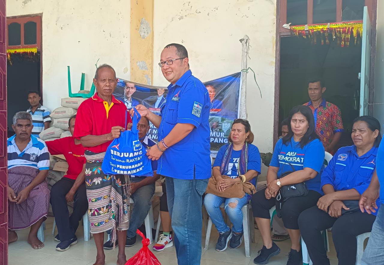 Bantu Korban Banjir di Fatuleu, Ini Yang Dilakukan Partai Demokrat