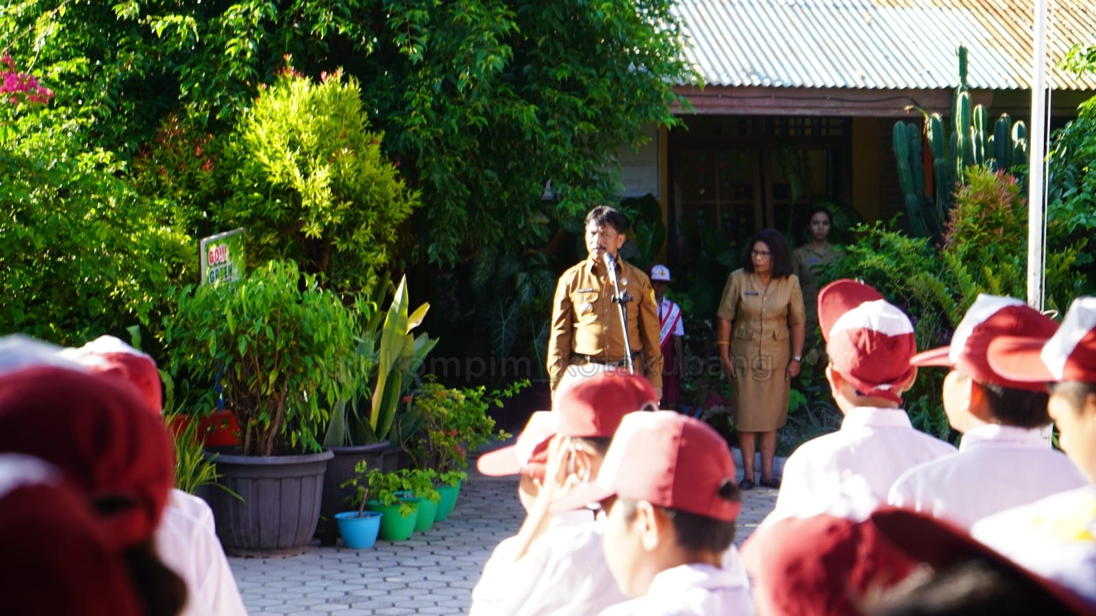 SDN Oeba 3 Mendapat Apresiasi Jadi Role Model Sekolah Tertib dan Bersih 