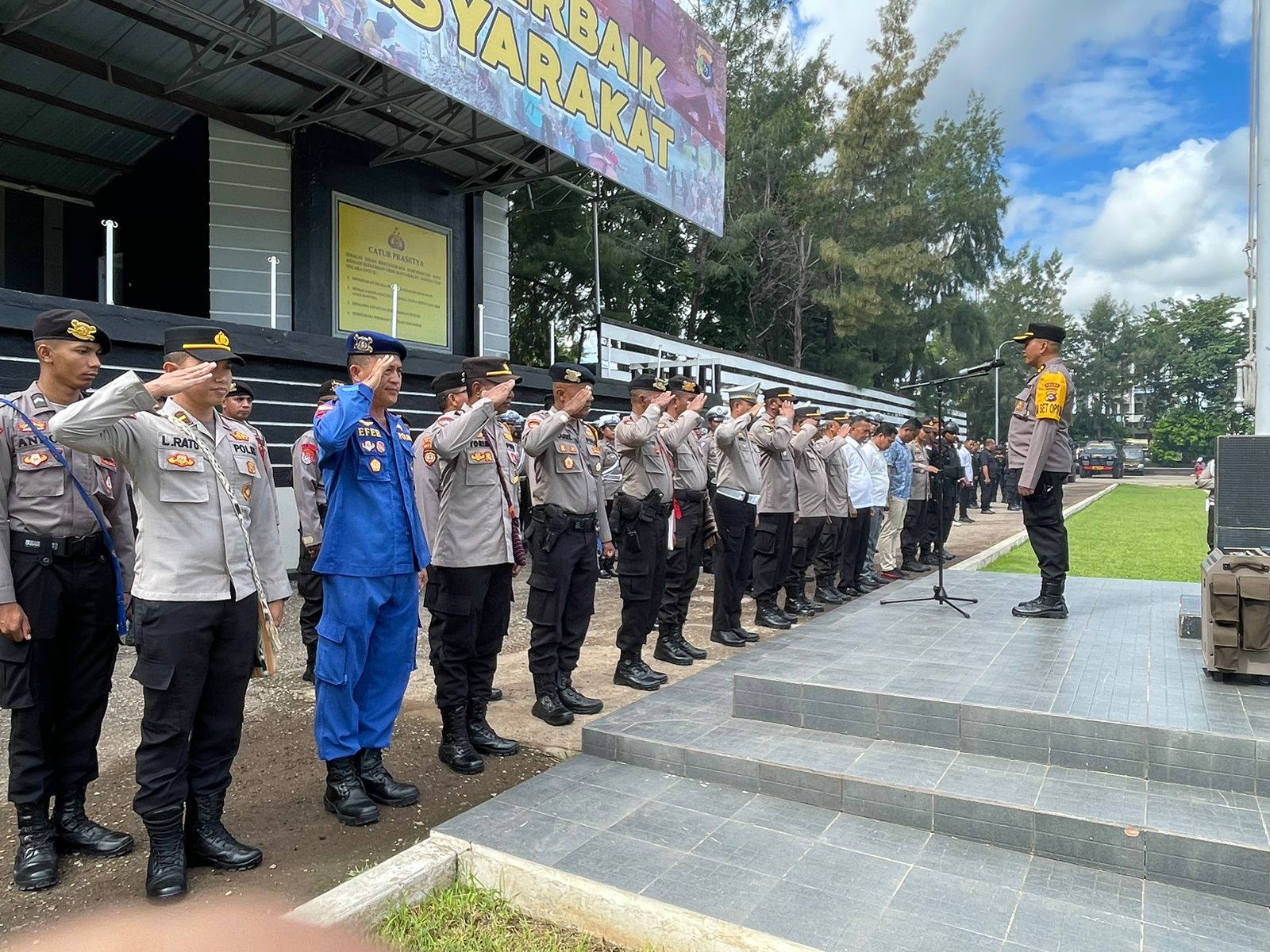 Ratusan Anggota Polri Di NTT Siap Amankan Perayaan Idul Fitri 1444 H 2023