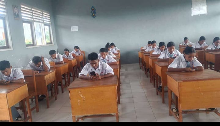 Luar Biasa, PAS Tahun Ini SMAN Laenmanen Aplikasikan Ujian Berbasis Android