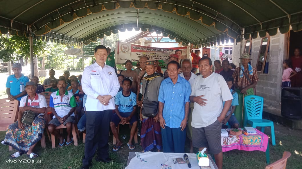 Jalankan Program DPR-RI, Edward Tannur Sosialisasi Empat Pilar Kebangsaan Bagi Masyarakat Lakekun