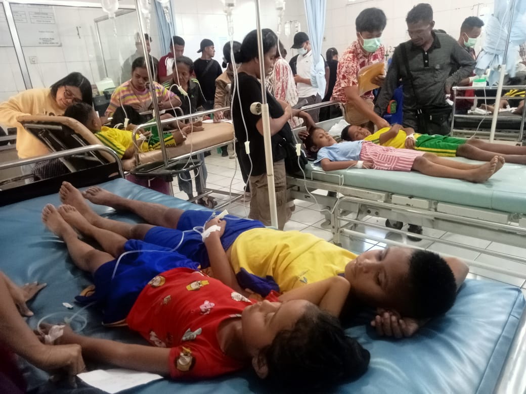 Pasien Anak Memadati RSUD Soe, Diduga Kuat Karena Keracunan MBG