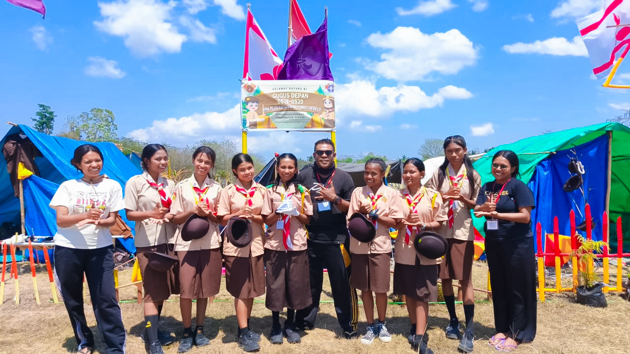 Perdana Tampil, SMA Plus Kristen Rehobot Oebelo Langsung Sabet 2 Juara