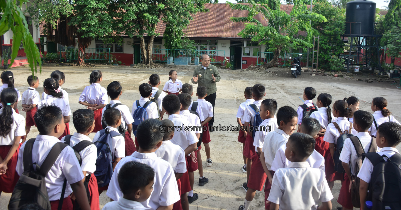 Kunjungan Sekolah Dasar Inpres Pal Satu,  Ini Yang Dilakukan Pj. Wali Kota Kupang