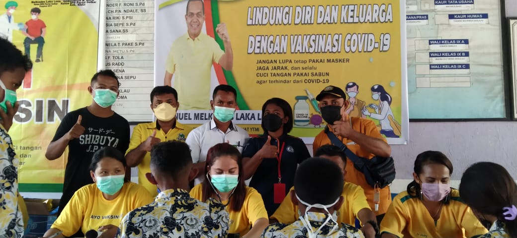 Gencar Lakukan Vaksinasi, Partai Golkar Dan YTMI Sikka Serbu Kampung Wolowiro